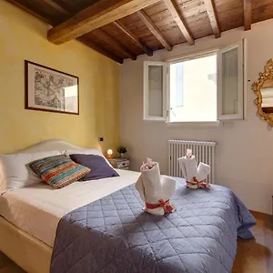 https://mamo-florence-diciotto-apartment.it-tuscanyhotel.com
